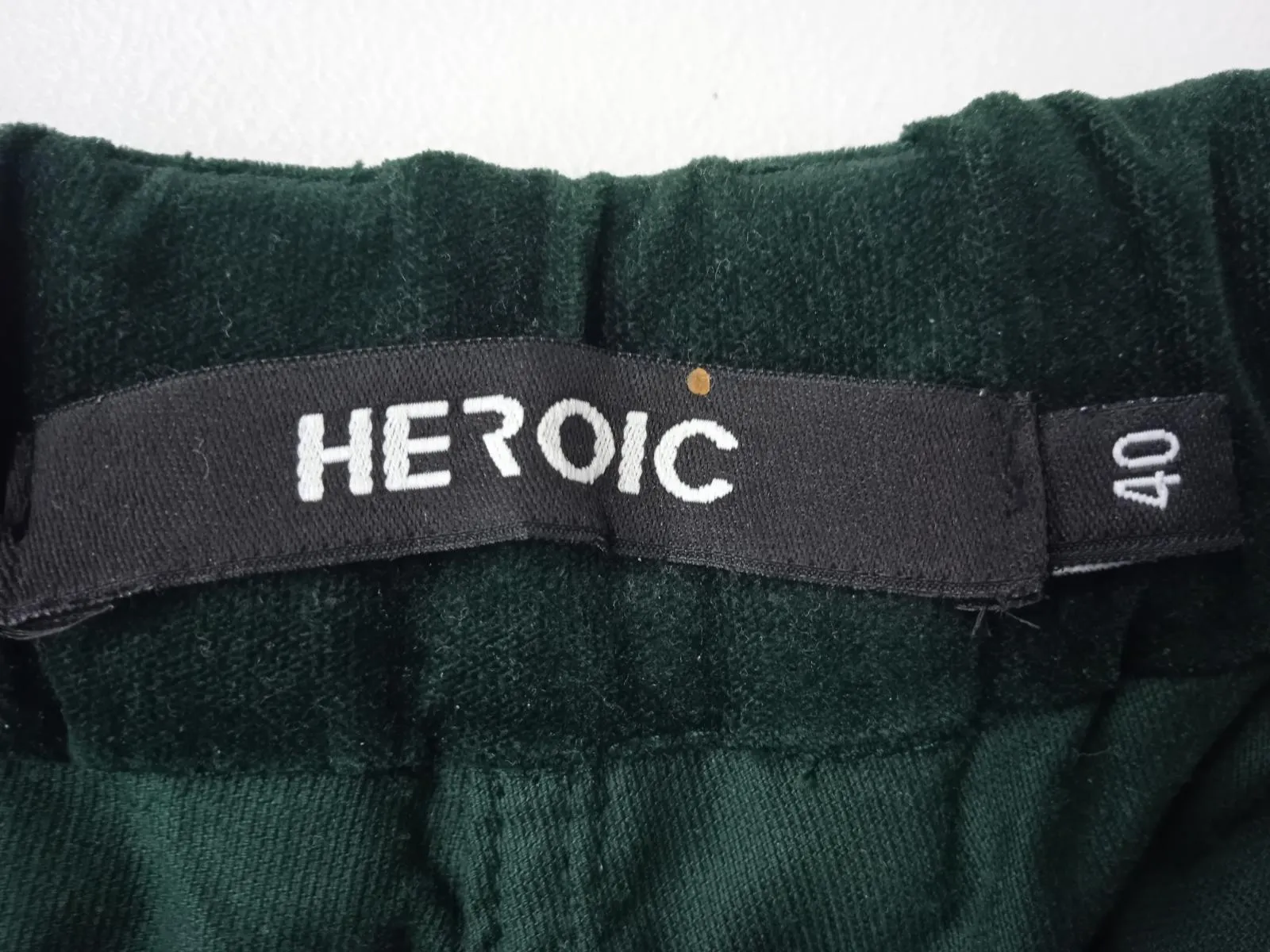 HEROIC Ladies Green Velvet Tapered Chino Trousers W28 L29