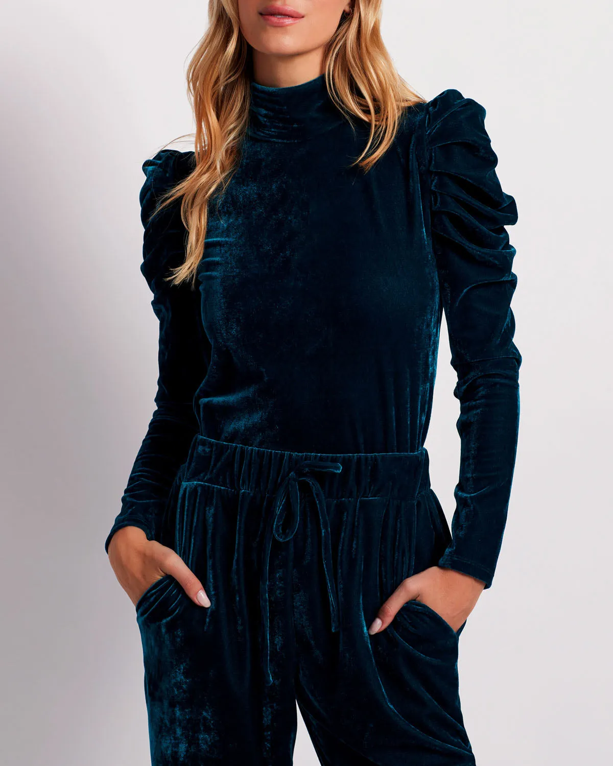 LUXE VELVET TURTLENECK