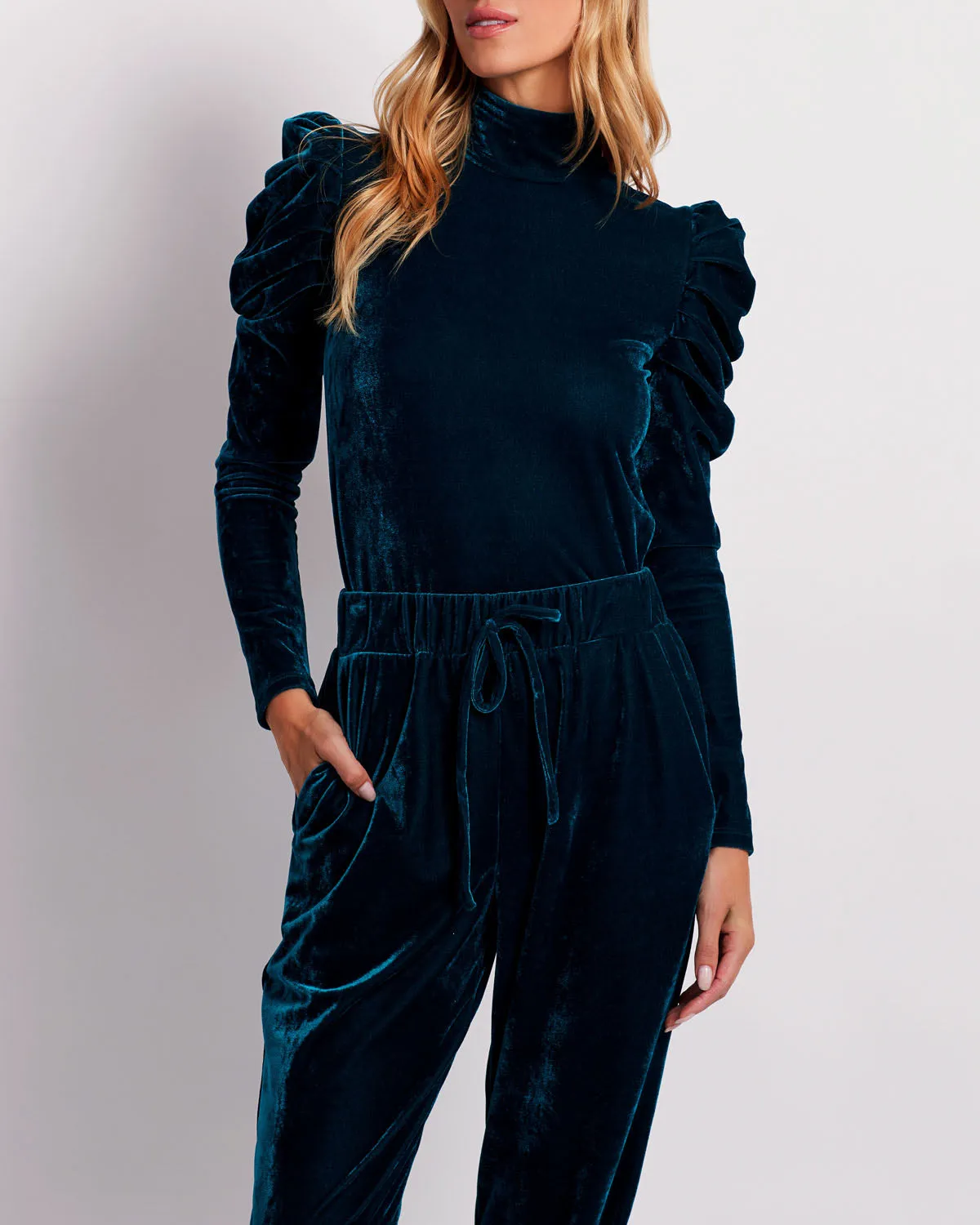 LUXE VELVET TURTLENECK